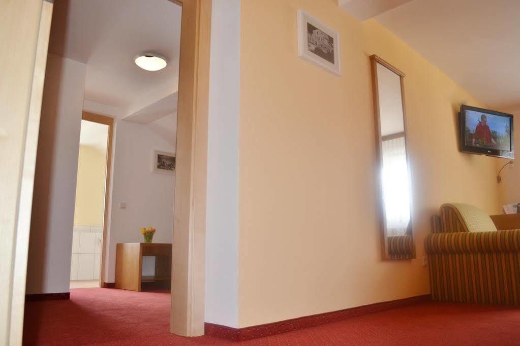 Zum Blauen Hecht Hotell Kipfenberg Exteriör bild