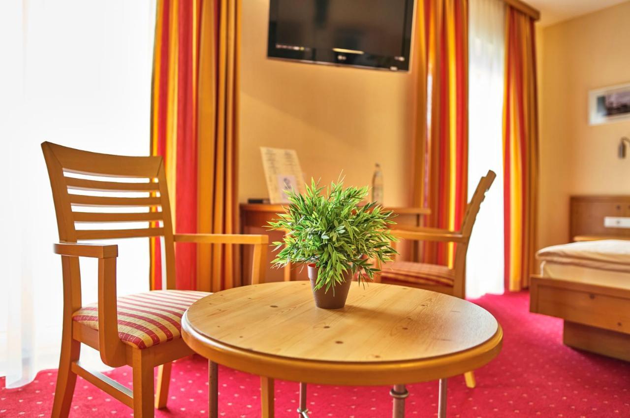 Zum Blauen Hecht Hotell Kipfenberg Exteriör bild